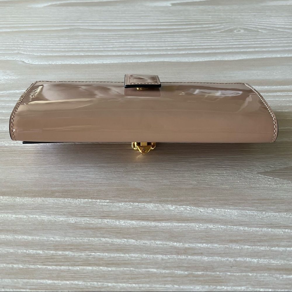 Alexander McQueen Patent Leather Wallet Clutch in Nude with Skull NEW - Picture 3 of 17
